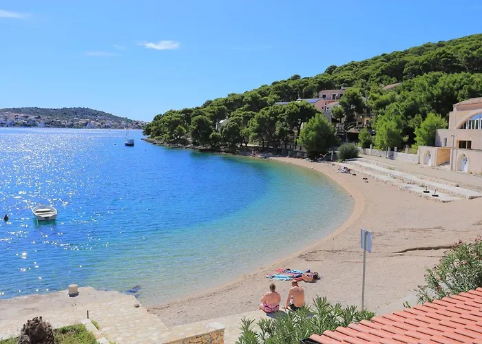 By The Sea - 18158 Daire *